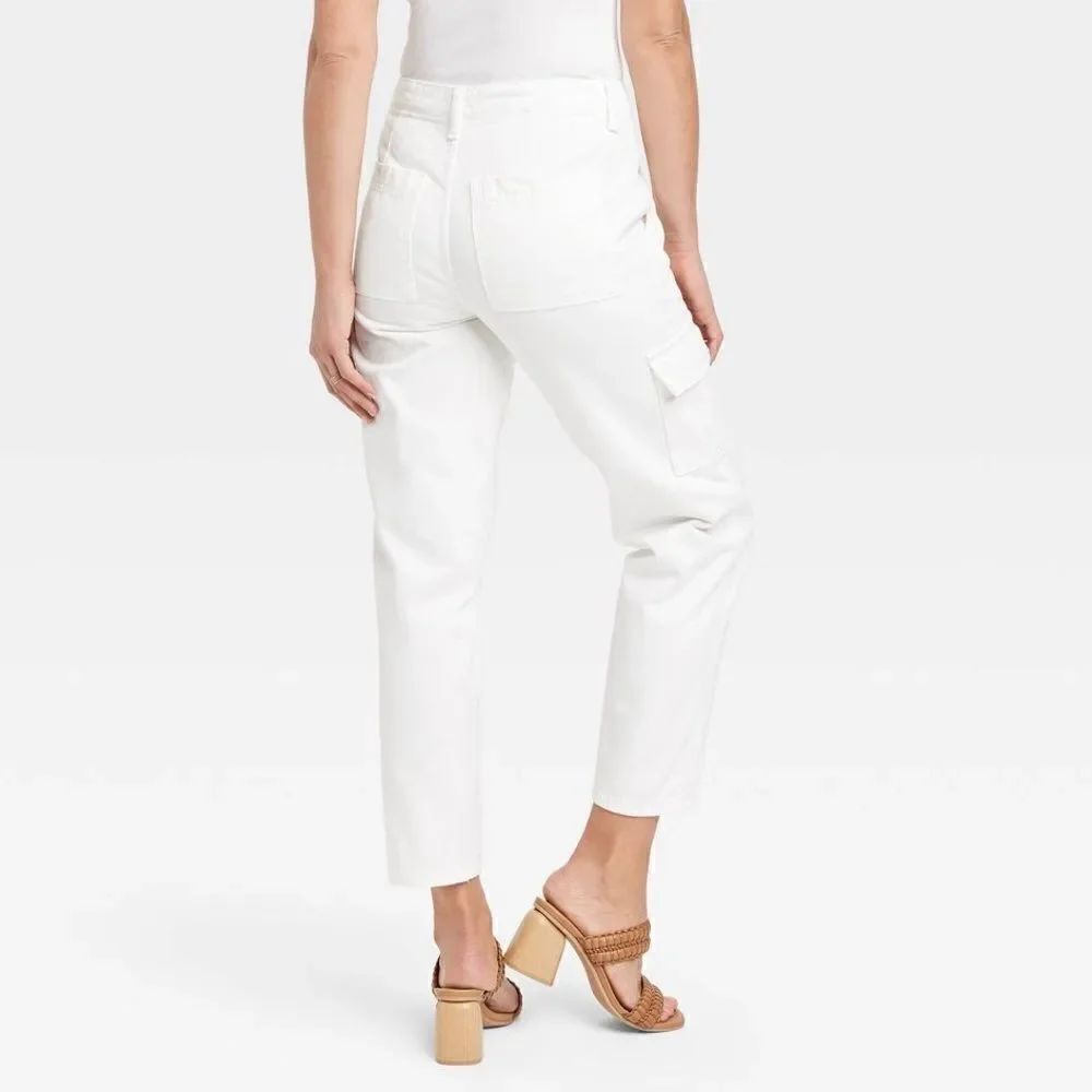 NWT Universal Thread Mid-Rise Boyfriend Jeans White Size 8